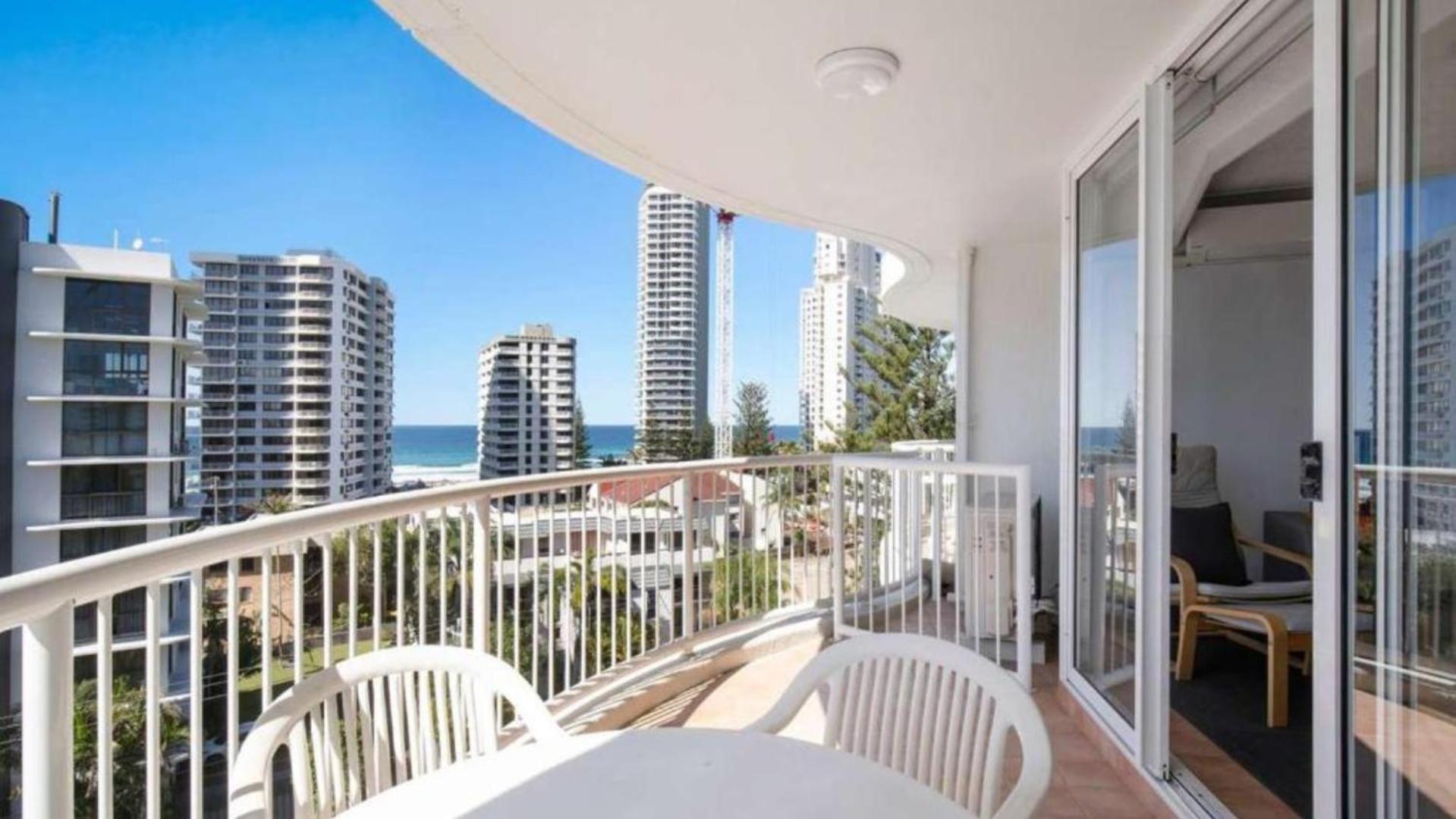 Surf Parade Resort Gold Coast Eksteriør billede